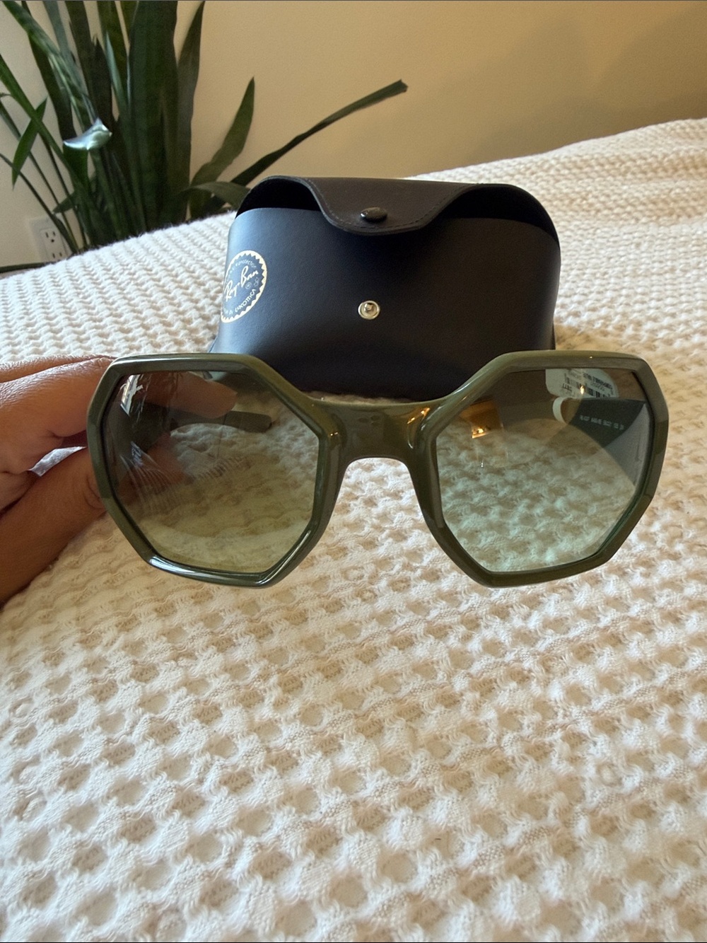 Ray-Ban Military Green Gradient Octagon Sunglasses NWT - Picture 3 of 5